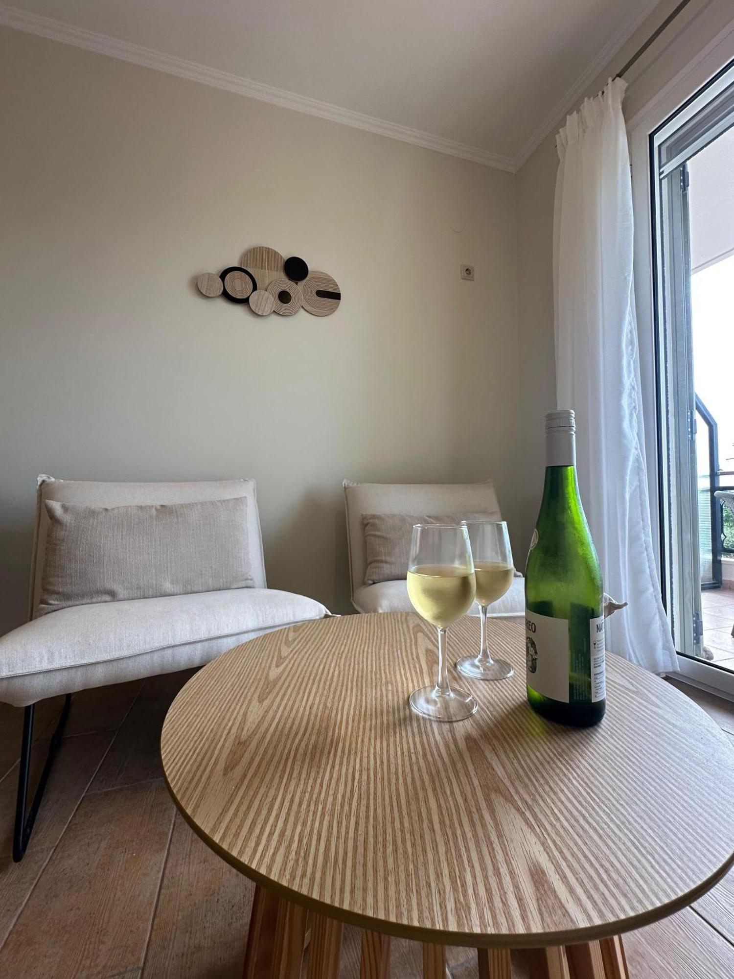 Casa Vardani Modern Apartment